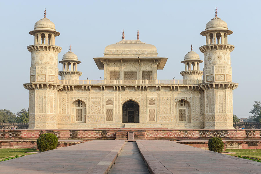 Agra Tour and Travel Guide